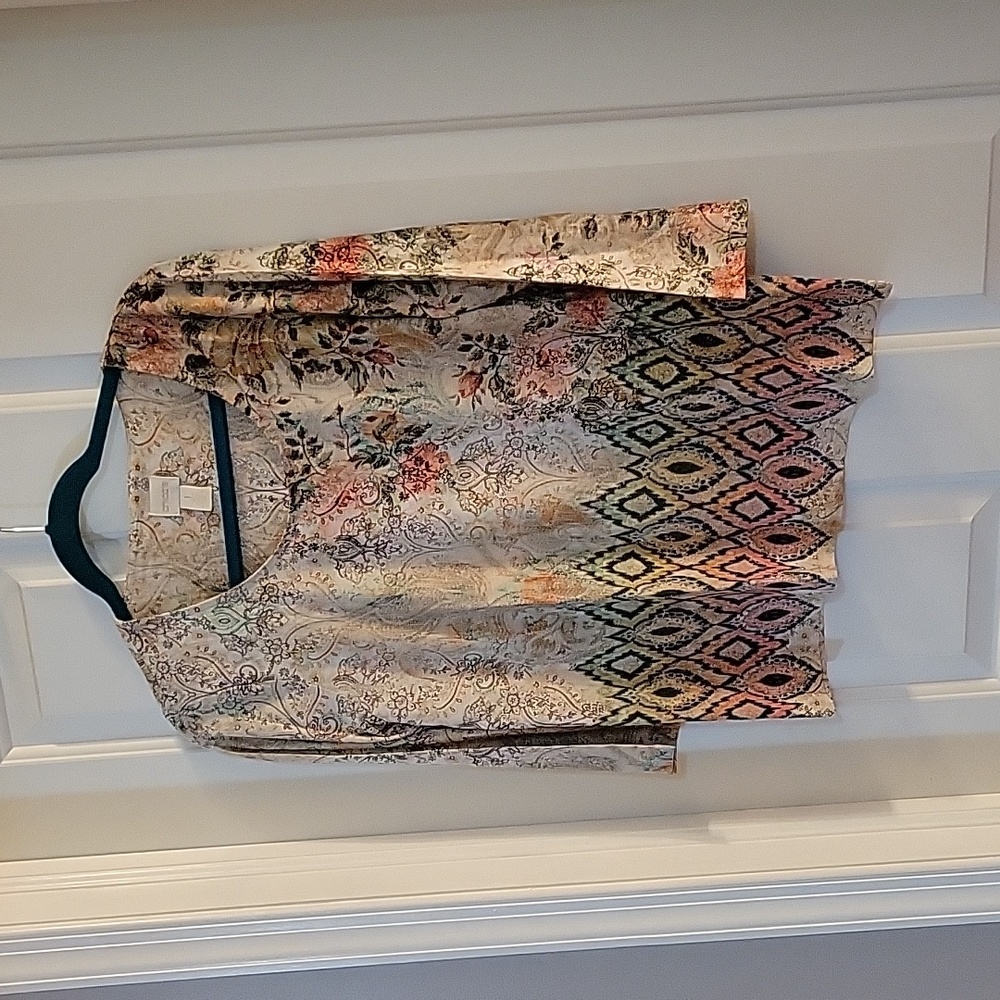 Chicos beige peach green print top 3/4 sleeve medium chicos size 1
